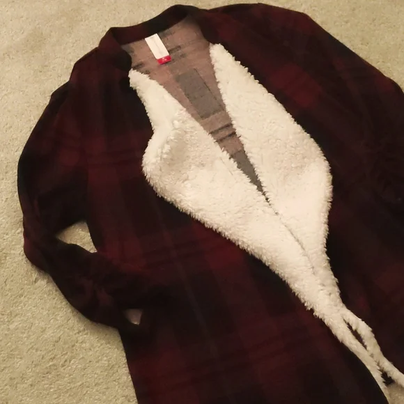 No Boundaries Open Front Red Black Plaid Cardigan - Picture 4 of 5